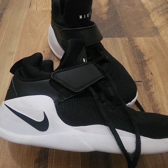 Size 9 - Nike Kwazi Black - 844839-002 NO BOX - Picture 2 of 8